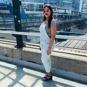 Meet your Posher, Dhara